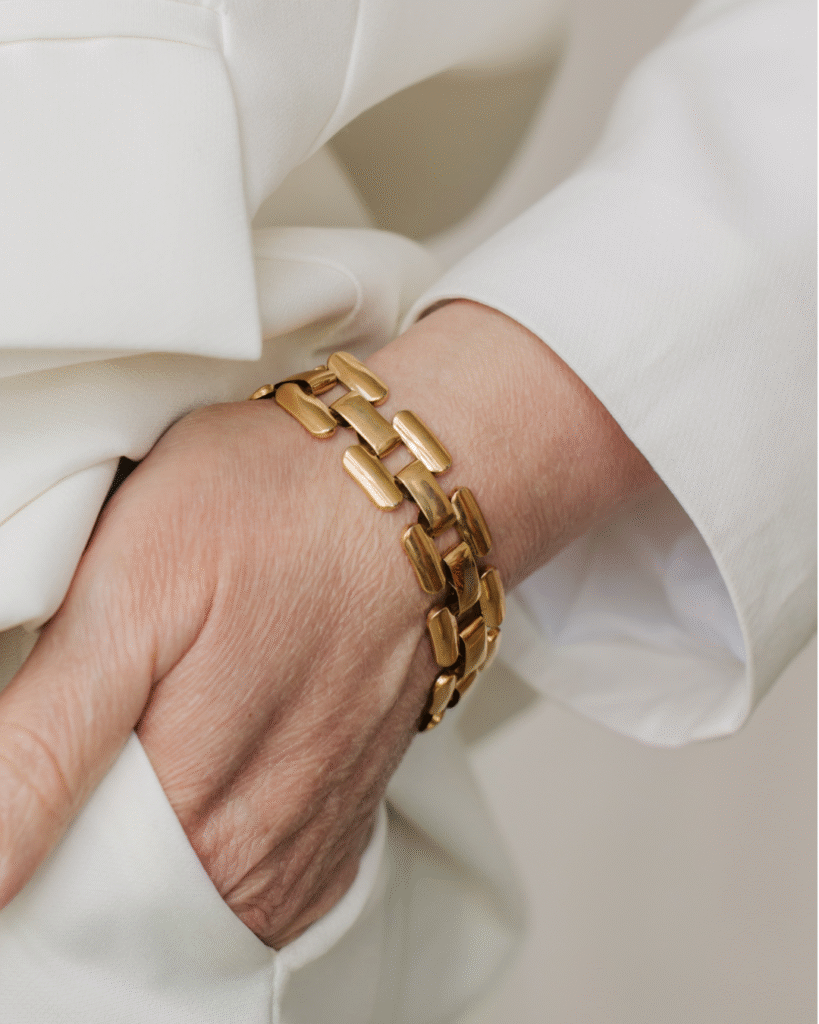 white and gold modern jewelry sale promotion instagram post